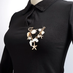 Broche en Alliage d'Or Thème Océan Avec Breloques Coquillage Étoile de Mer Künstliche Perle Faux Gland Épingle de Sûreté Pour Femme