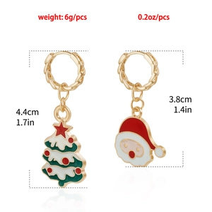 Dimensiones detalladas de pendientes asimétricos de árbol de Navidad y Papá Noel