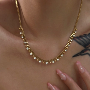 Elegant gold titanium steel collar necklace with sparkling zircon droplets for women