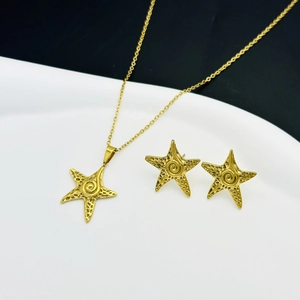 Parure de Bijoux Étoile de Mer en Acier Inoxydable Plaqué Or Collier Pendentif et Boucles d'Oreilles Clous pour Femme Style Océan