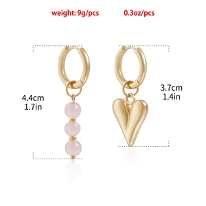 Asymmetric gold hoop earrings with pink beads and heart pendant measurement details