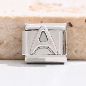 Poliertes italienisches Armband-Glied aus silbernem Edelstahl mit geprägtem Buchstaben A