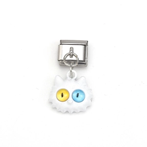 18k gold owl-themed Italian charm link featuring a white cat head with heterochromia eyes