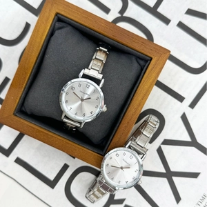 Elegant silver square quartz watch with rhinestone stretch bracelet for women