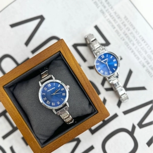 Elegant rhinestone square quartz watch with blue sunray dial in a premium wooden box