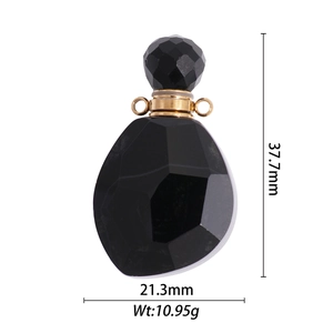 Vista detallada del colgante de frasco de perfume de cristal negro con medidas y peso real