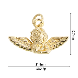 Detalle del colgante de ángel dorado con medidas 12,7x21,8mm y un peso de 2,1g