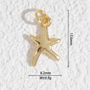 Détail du pendentif étoile de mer dorée avec dimensions 13,6mm par 8,2mm pour bijoux