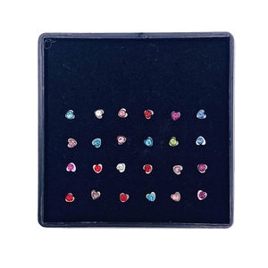 Lot de 24 clous de nez en forme de cœur en acier inoxydable avec strass colorés en boîte