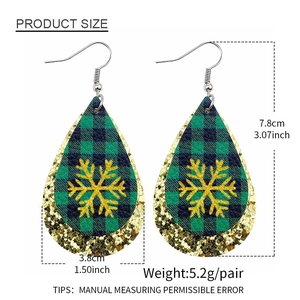 Boucles d'oreilles de Noël en forme de goutte avec carreaux verts et paillettes dorées