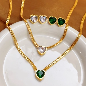 Collar Y Pendientes De Lujo De Acero De Titanio Con Corazón De Zirconia Oro Para Mujer Cadena De Serpiente Plana Vintage Joyería