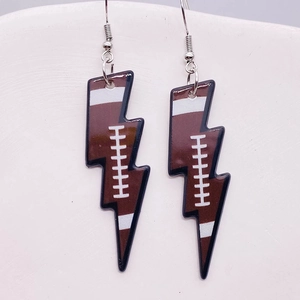 Boucles d'oreilles éclair avec imprimé football américain marron et finition brillante