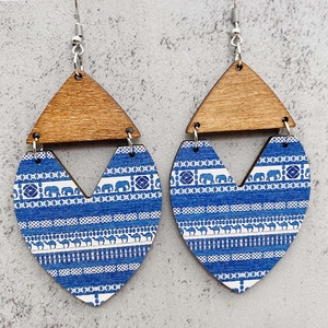 Pendientes bohemios de madera con motivos étnicos de elefantes y colgantes de corazones