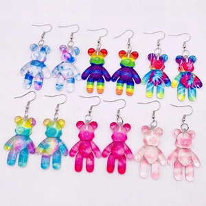 Boucles d'oreilles Pendantes Ours en Résine Colorées Dégradées Dessin Animé pour Femmes Bijoux de Mode Faits à la Main