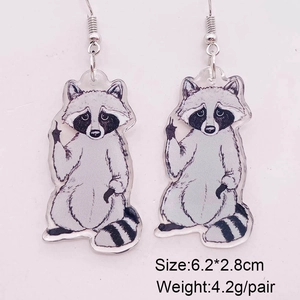 Pendientes de acrílico con diseño de mapache divertido y gesto de dedo medio