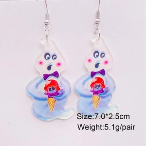 Spook oorbellen van paars acryl met ijs en schedel detail, afmeting 7x2,5cm