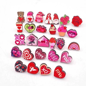 Pendientes de Botón de Madera del Día de San Valentín para Mujer Lindo Gnomo Corazón Rosa Impreso Joyería Hecha a Mano Regalo