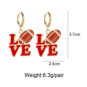 Boucles d'oreilles Love football en or avec émail rouge et détails de dimensions