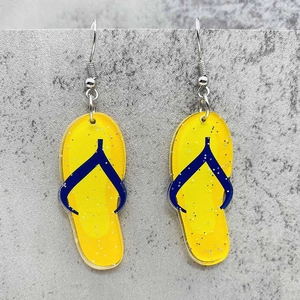Pendientes creativos de chanclas de acrílico amarillo con purpurina y tiras azules