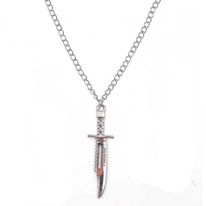Collier rétro pendentif dague avec gravure Cross Fire pour homme en finition argentée