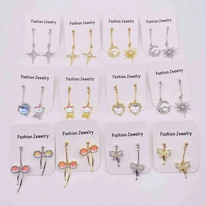 Boucles d'Oreilles Asymétriques en Alliage Strass Nœud Papillon Ours Cœur pour Femmes Boucles d'Oreilles Pendantes Aurora Bijoux Coréens