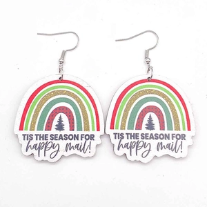 Weihnachtliche Holzohrringe mit Regenbogenmuster und Tannenbaum-Print für die Festtage