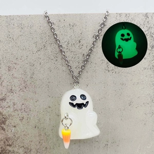 Collar de fantasma luminoso para Halloween con colgante y cadena plateada fina