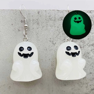 Pendientes de fantasma de Halloween luminosos en resina con efecto brillante nocturno