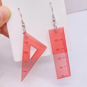 Orecchini a Goccia Creativi in Acrilico Rosso Trasparente a Forma di Righello Asimmetrici Triangolo Diritto Cancelleria per Donna Regalo
