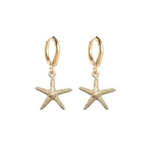 Élégantes boucles d'oreilles dorées série océan avec pendentifs étoile de mer texturés