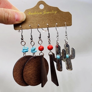 Set di orecchini stile cowboy con turchese, cactus e perline in legno vintage