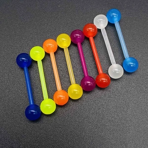 Ensemble détaillé de huit piercings haltères colorés en acrylique pour langue et corps