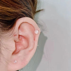 Pendientes invisibles de acrílico con forma de luna y estrella para piercing de cartílago