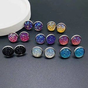 Lot de 8 paires de boucles d'oreilles 12mm en acier inoxydable aux couleurs vives