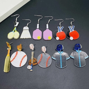 Boucles d'Oreilles Pendantes en Acrylique sur le Thème du Sport pour Femmes Baseball Basketball Football Badminton Ping-Pong Bijoux