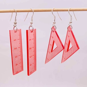 Boucles d'oreilles créatives en acrylique rouge en forme de règle pour enseignants