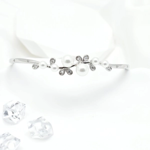 Exquisite 18k gold plated plum blossom bangle with micro-pave crystals and white pearls