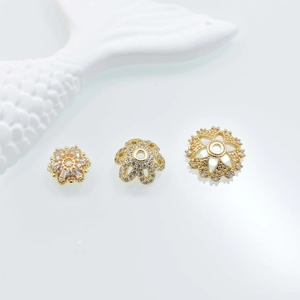 Goldene Blütenperlenkappen mit Zirkonia-Pavé für DIY-Schmuckherstellung Zubehör