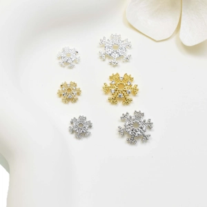 Charm flocon de neige en or 18k et argent avec zircons pour la création de bijoux