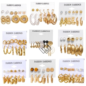 Set van 6 paar vintage geometrische gouden oorbellen met parels en metalen oorknopjes