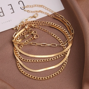 Set di cavigliere vintage a catena grossa e serpente dorate per un look femminile a strati