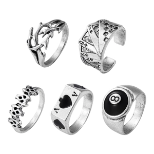 Fünfteiliges Vintage-Silberring-Set mit Poker-Karten, Spaten und Punk-Motiven