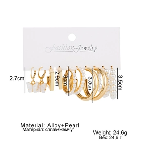 Set di 6 paia di orecchini geometrici a C color oro con perle e pendenti a farfalla