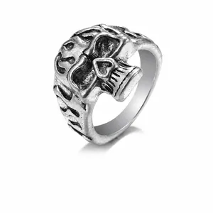 Detail view of vintage punk skull ring in silver alloy with size and weight info