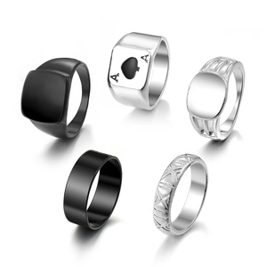 5-teiliges Vintage Punk Ring-Set für Herren mit Pik-As und Metallband Designs