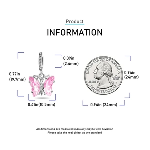 Ciondolo farfalla in argento con cristalli rosa e confronto delle dimensioni