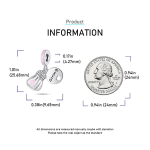 Pendentif gant de boxe argenté avec cœur rose et dimensions détaillées précises
