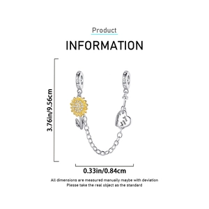 Detailansicht der Sonnenblume-Sicherheitskette mit You Are My Sunshine Gravur aus Silber