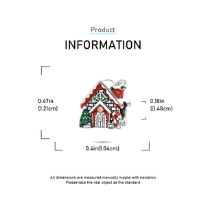 Detailed view of Christmas house charm with S925 stamp and dimensions 1.21x1.04cm