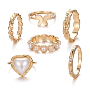 6-teiliges goldenes Ring-Set mit Herzperle, Schmetterlingsdesign und Kordelringen
